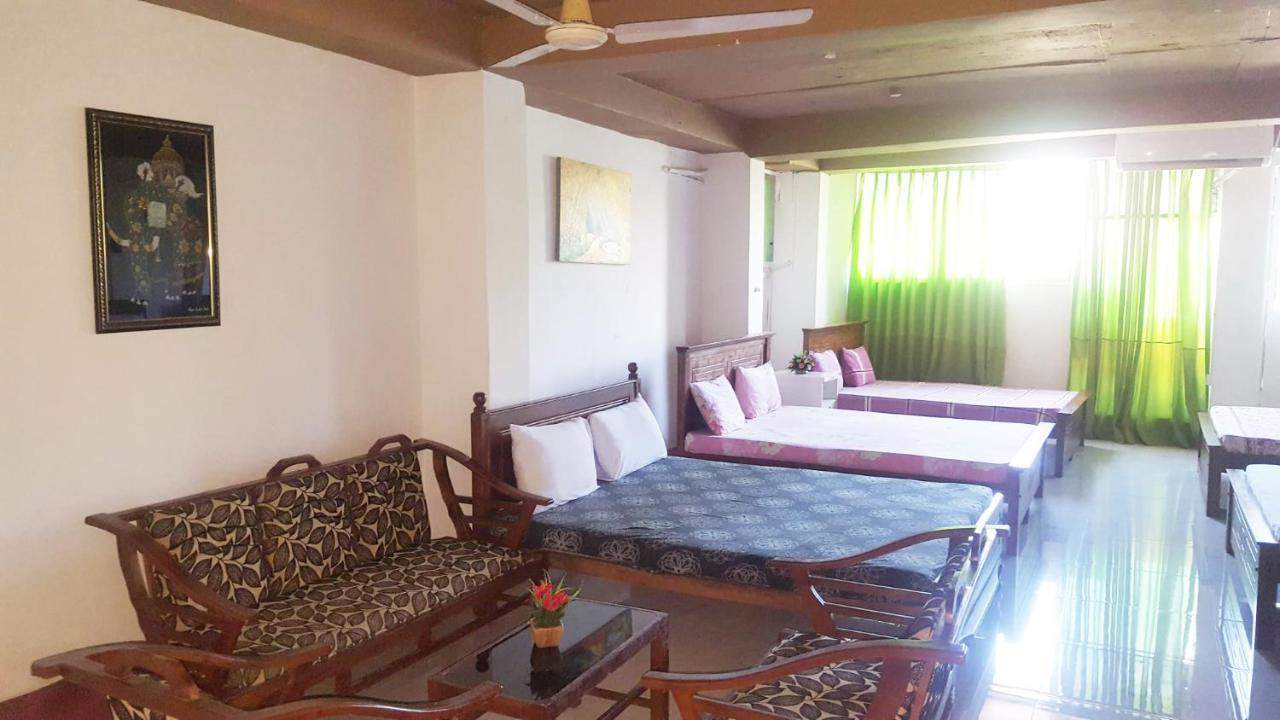 Hotel The Beehive Colombo Exterior foto