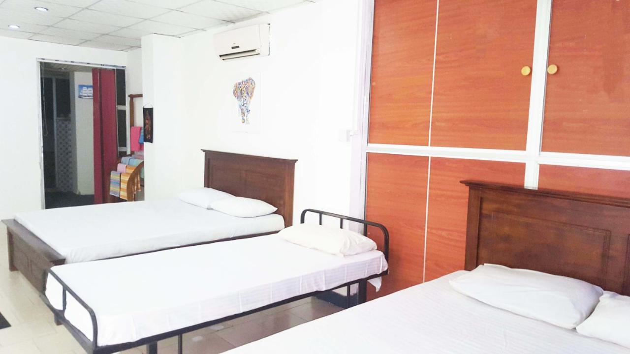 Hotel The Beehive Colombo Exterior foto